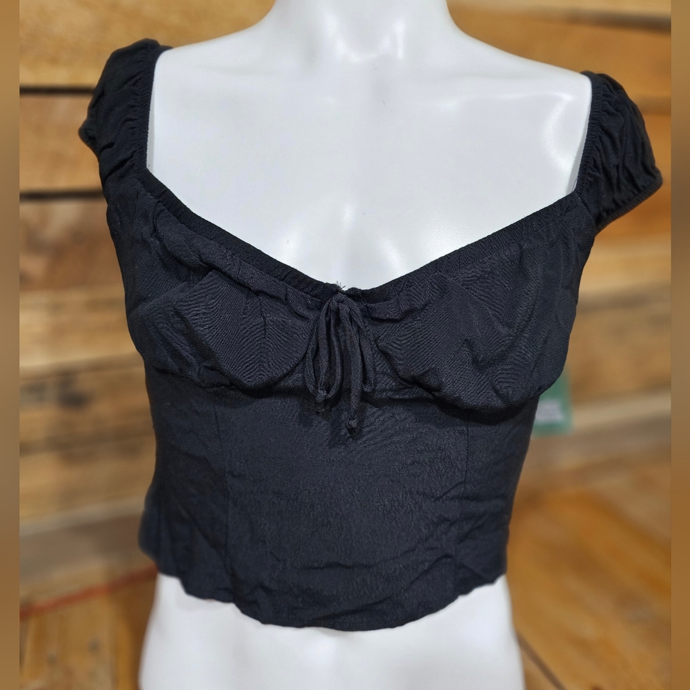 NWT‎ black wild fable crop top